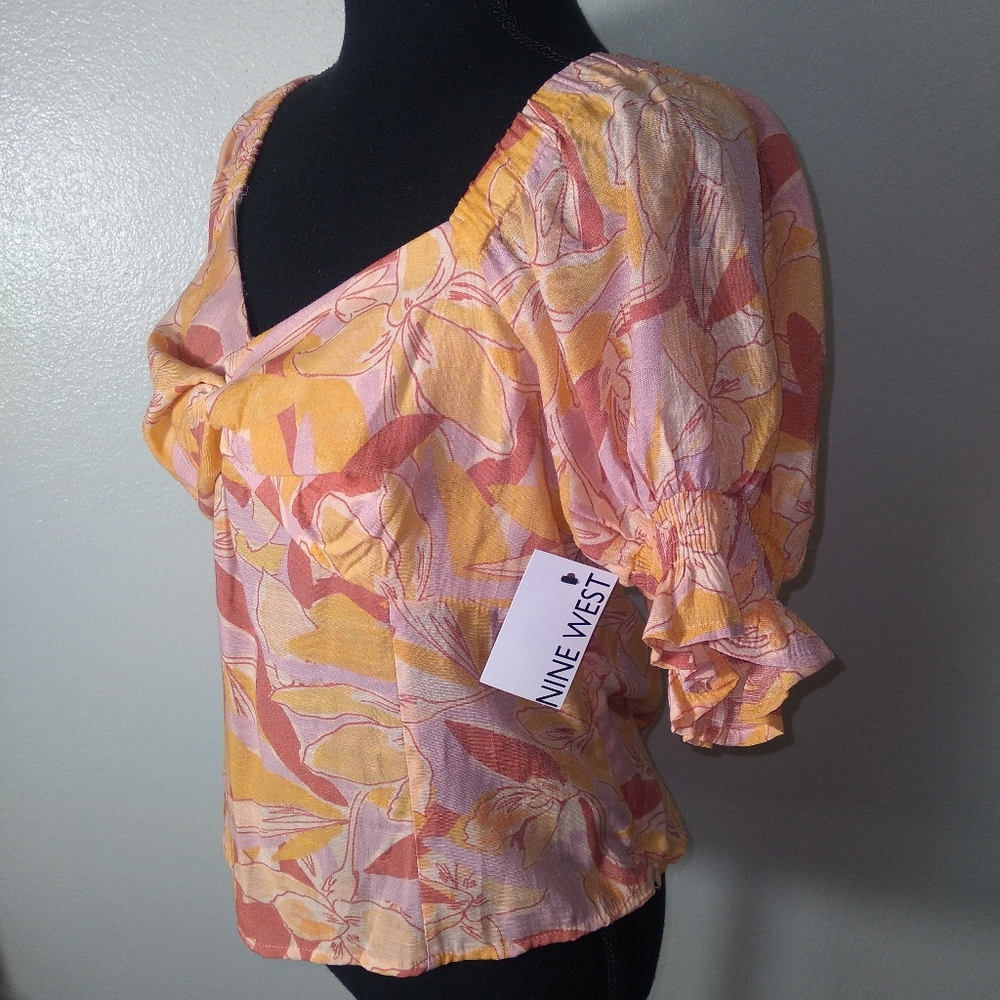 Nine West Wome's Twist Front Floral Puff Sleeve Top- Size Large - Picture 4 of 12